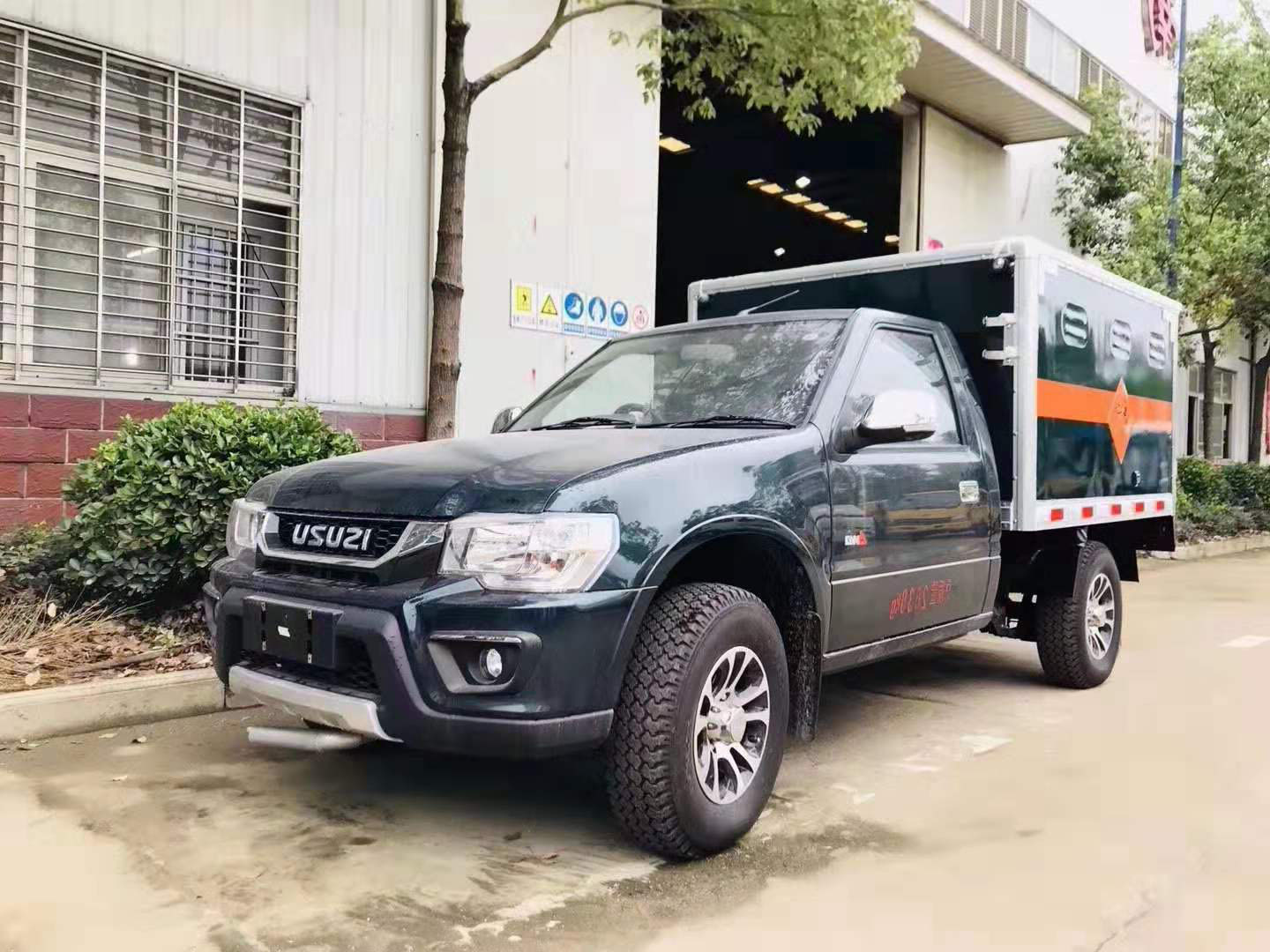 五十鈴四驅皮卡民爆器材車